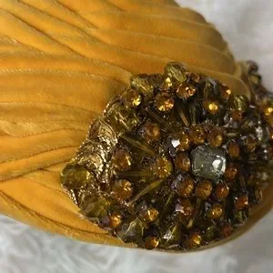 Vintage | Accessories | The Robbins St Louis Vintage Pill 